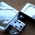 Gravure sur zippo. 2015.